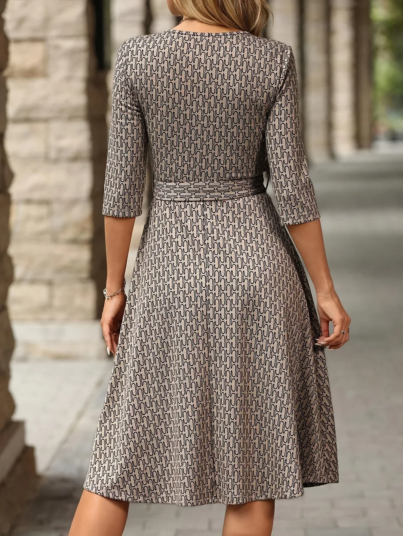 Dames jurk | Elegante midi jurk met ceintuur en print - Image 3