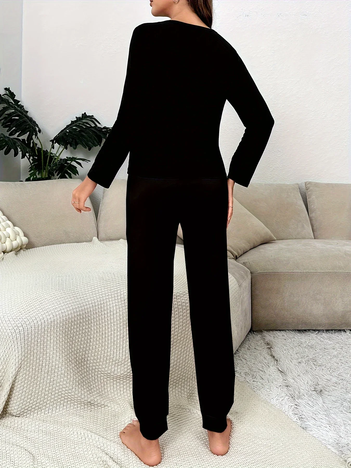 Dames pyjama set | Let Me Sleep slogan met roze joggerbroek - Image 4