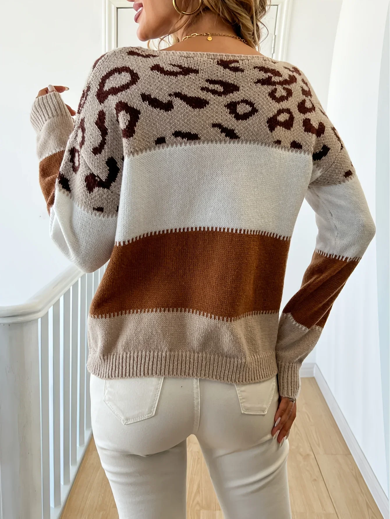 Dames trui | Gebreide sweater met panterprint en ronde hals - Image 5