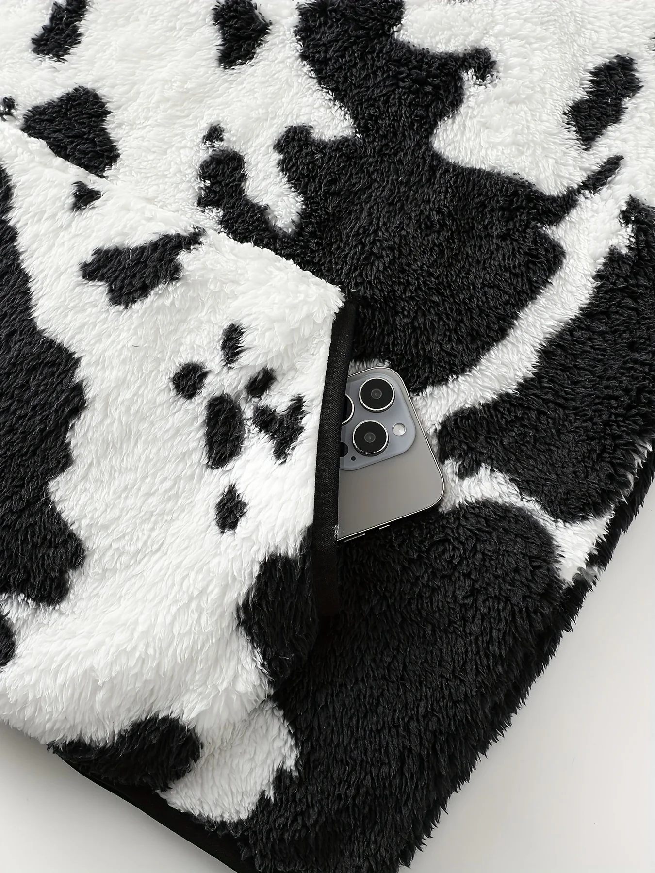 Dames zachte fleece hoodie met koeienprint & capuchon - Image 6