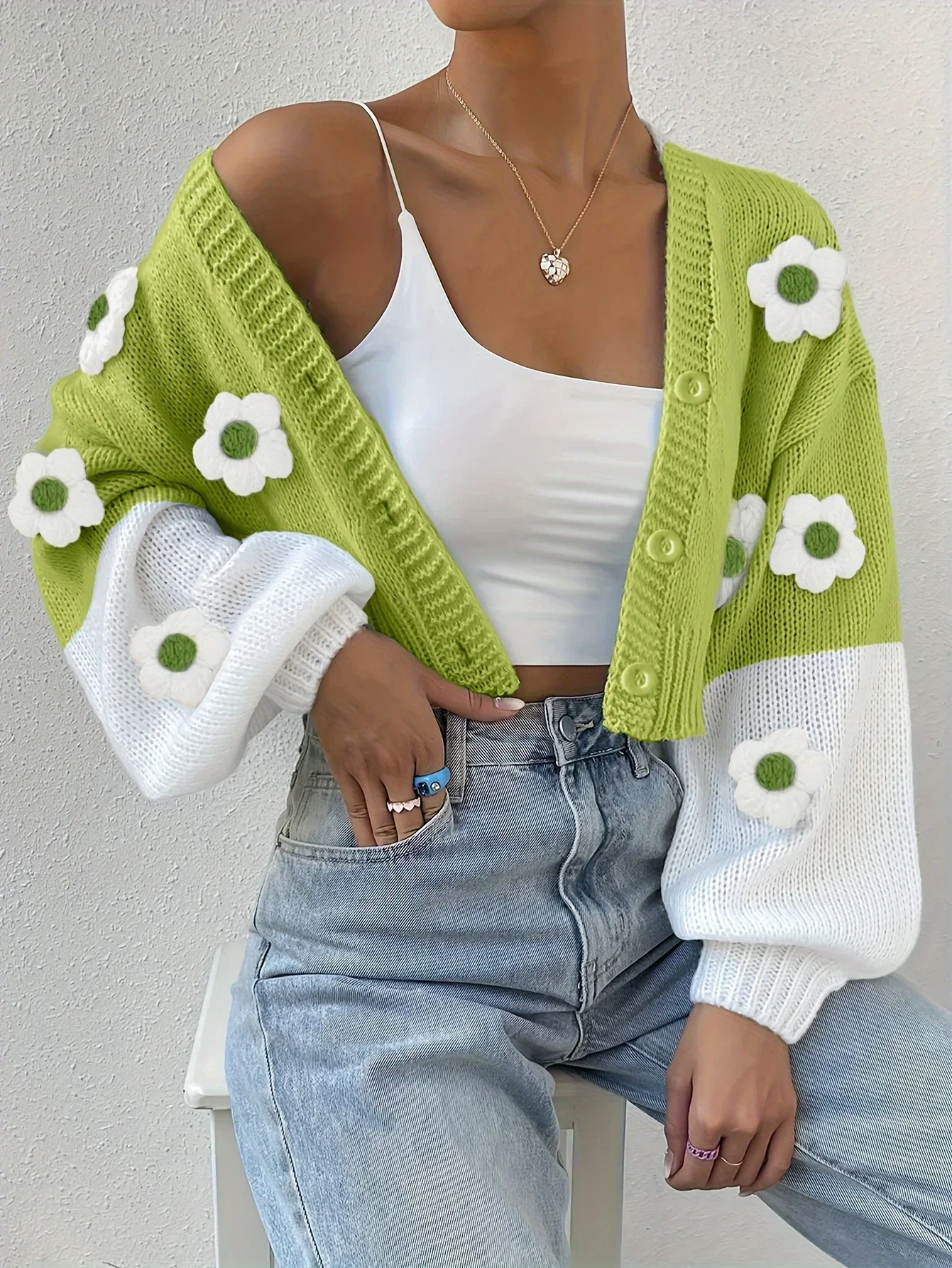 Gebreid dames vest met bloemen | Warme cardigan voor herfst & winter - Image 2